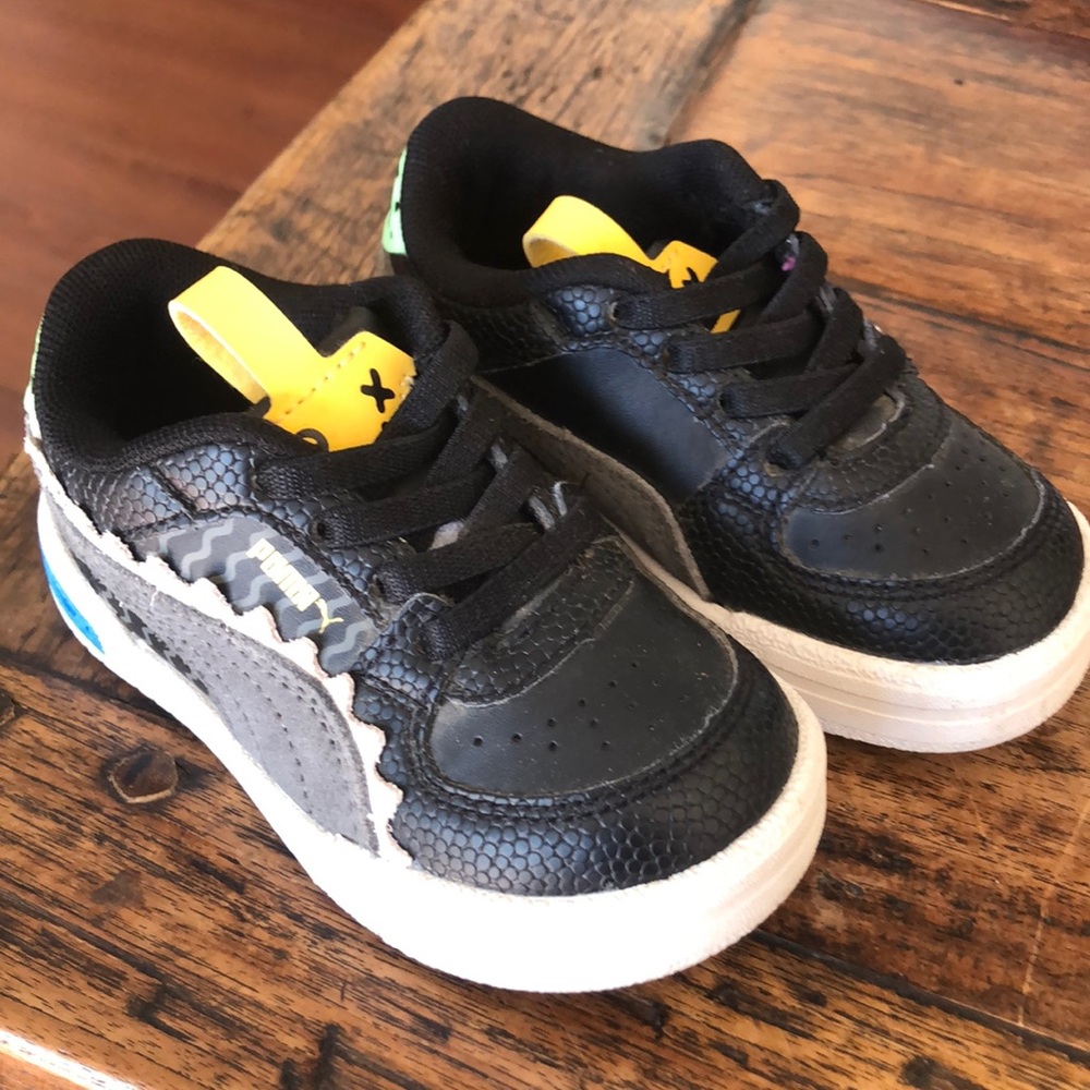 Puma black sneakers with fun animal trim. Toddler Black & Gray Sz 6 Sneakers